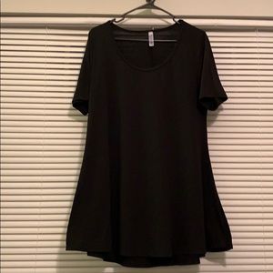 Solid black LuLaRoe Classic Tee Shirt Size Large
